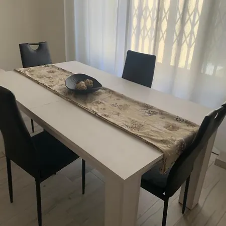 Train Station شقة *