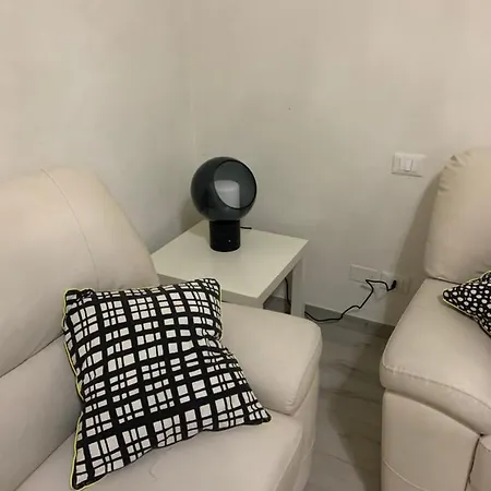 Train Station شقة *